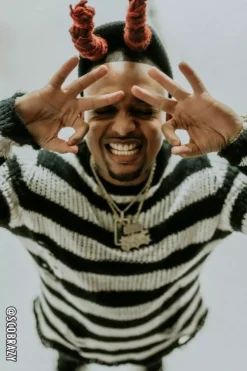 White/Black Striped Distressed Sweater -Kreepsville Sales Sco1