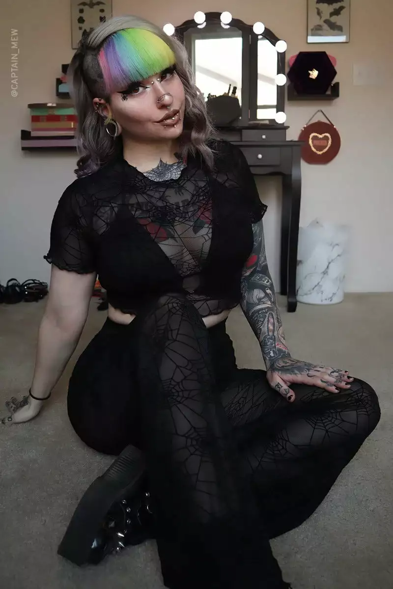 Spiderweb Mesh Short Sleeve Crop Top 8 Spiderweb Mesh Short Sleeve Crop Top - Image 6